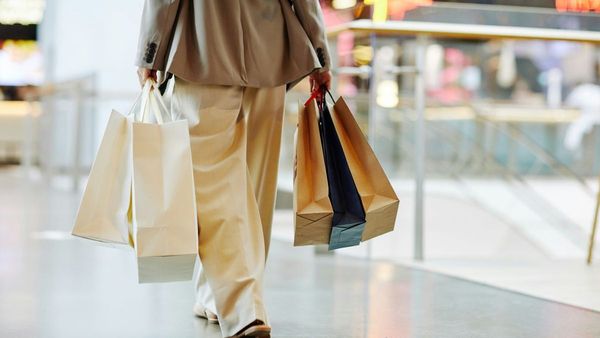 2023 s Shift in Holiday Shopping Debt