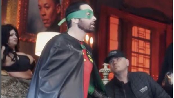 Eminem s BTS Stunts in  Houdini