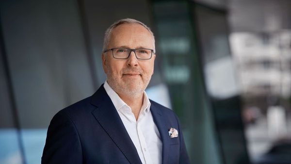 Gold Prices Fall with PBOC Purchase Pause