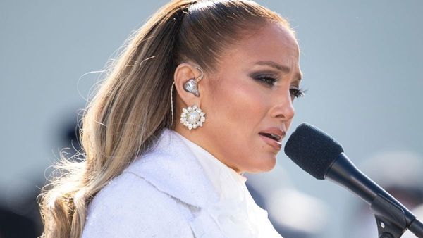JLo Cancels Tour for Family