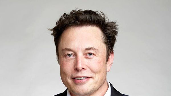 Musk Threatens Apple Device Ban