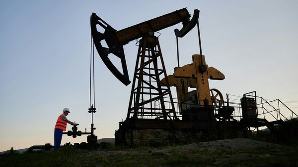 Oil Prices Rise on Supply Concerns