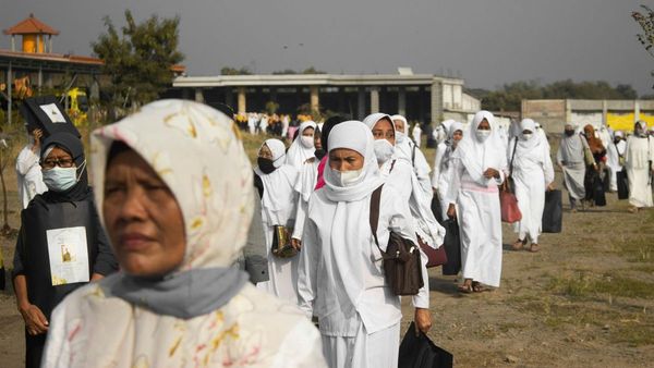 Stay Safe in Hajj s Extreme Heat