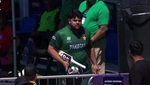 Azam Khan Reacts to Taunt at T20 Cup Azam Khan Reacts to Taunt at T20 Cup