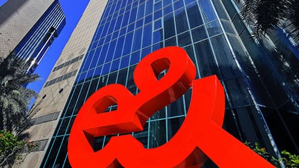 UAE e amp amp  Leads AI Telecom Venture