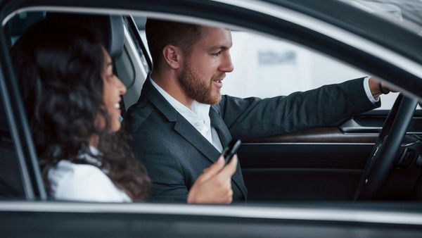 UAE Shifts From Buying to Leasing Cars