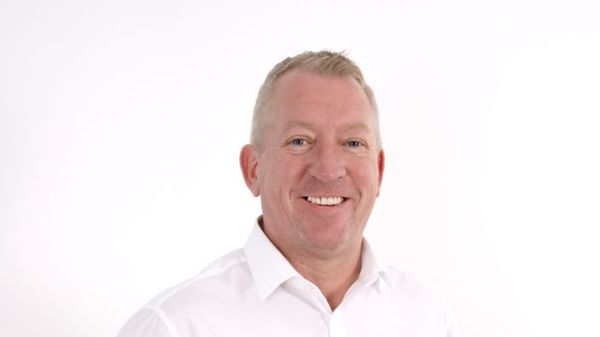 How To Achieve Minimalist Luxury In Home Decor With Gold Accents