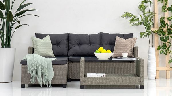 How To Achieve Minimalist Luxury In Home Decor With Gold Accents