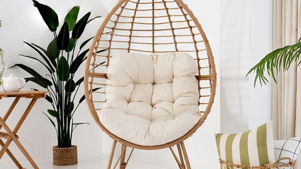 How To Achieve Minimalist Luxury In Home Decor With Gold Accents