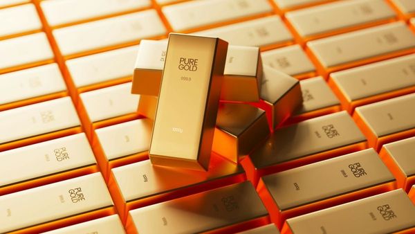 Gold Prices Dip in UAE Early Thursday