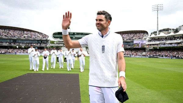 Anderson's Humble Cricket Farewell Anderson's Humble Cricket Farewell