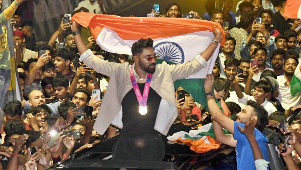 Siraj's Heroic Welcome in Hyderabad Siraj's Heroic Welcome in Hyderabad
