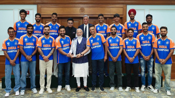 Modi's Humour Wins Cricket Team's Hearts Modi's Humour Wins Cricket Team's Hearts