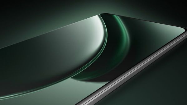 realme GT 6  UAE s Newest Premium Phone