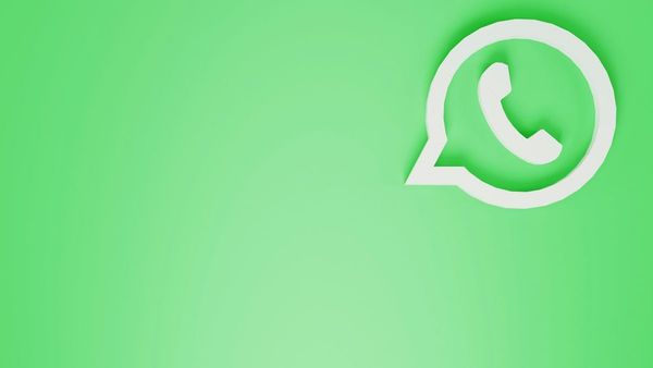 WhatsApp Tests Voice Note Transcription