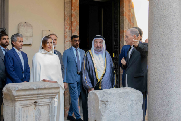 Sharjah Ruler Visits Milan Library