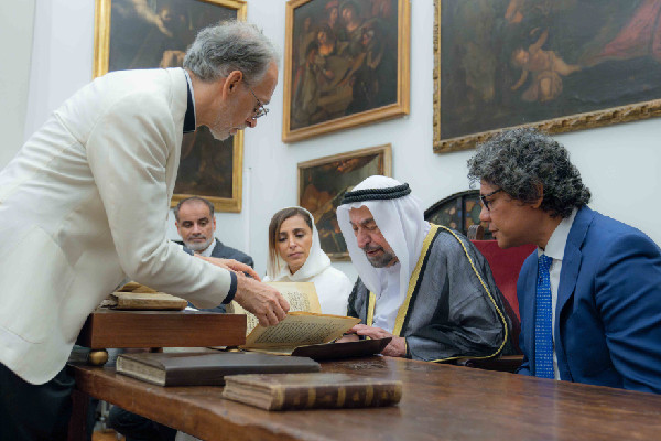 Sharjah Ruler Visits Milan Library