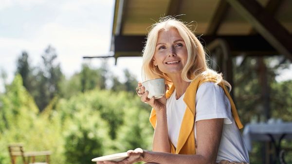 Critical Peaks in Aging Identified