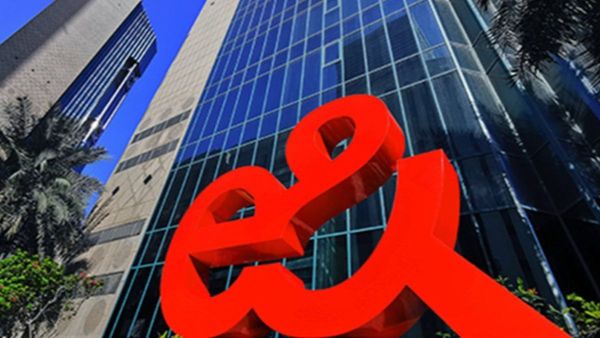 e amp amp  UAE s New Home Internet Boost