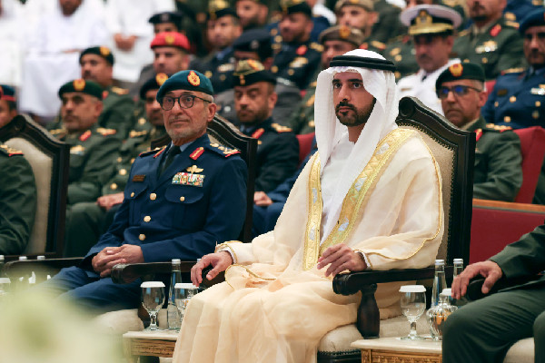 Hamdan Honours Military Graduates