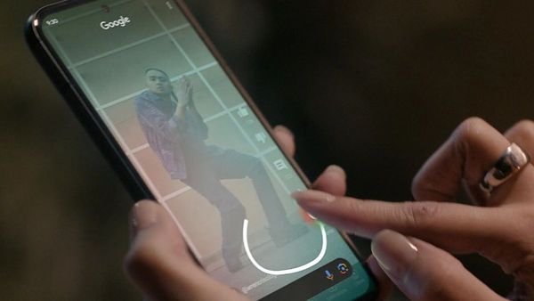 Samsung Identifies Songs Instantly