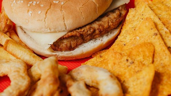 UAE She Burger s  NotDonald s  Buzz