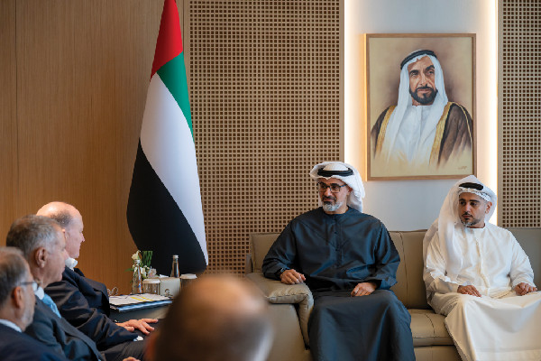 Khaled bin Mohamed Meets HSBC Chairman