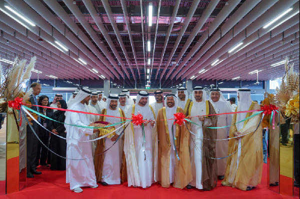 Sheikh Abdullah Opens Jewellery Exhibition in Sharjah