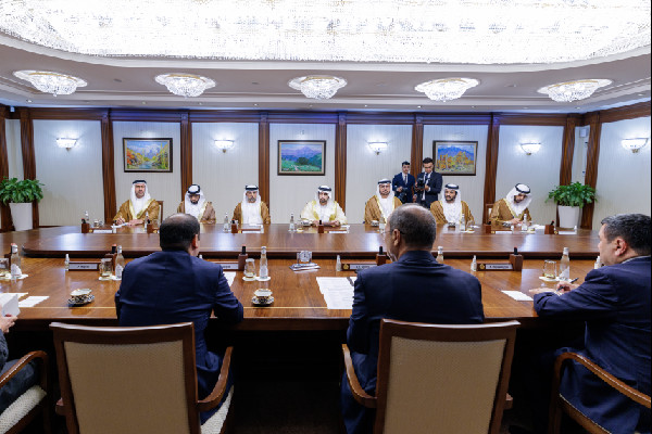 Hamdan bin Mohammed Meets Uzbekistan Leader