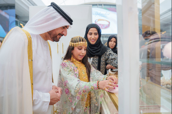 Sheikh Abdullah Opens Jewellery Exhibition in Sharjah