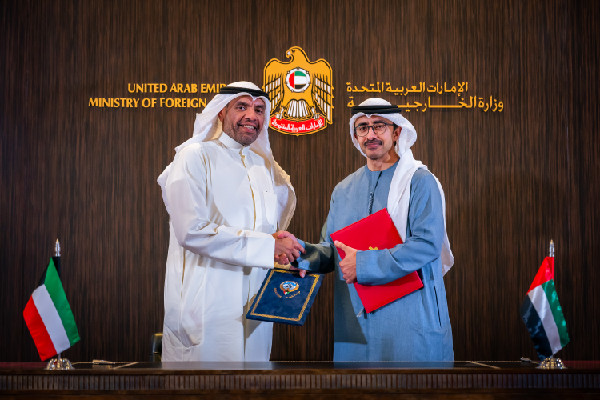 UAE-Kuwait Sign Eight MoUs UAE-Kuwait Sign Eight MoUs