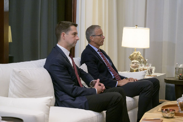 UAE President Meets US Senators on Relations