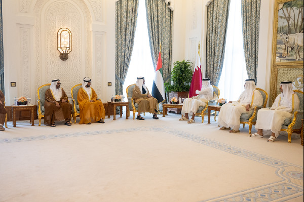 Qatar and UAE Leaders Meet in Doha