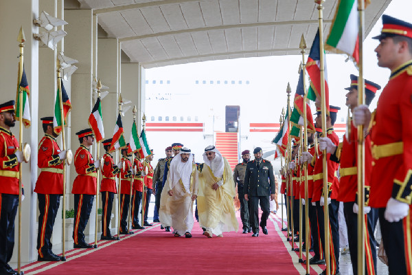 Hamdan bin Mohammed Visits Kuwait Officially