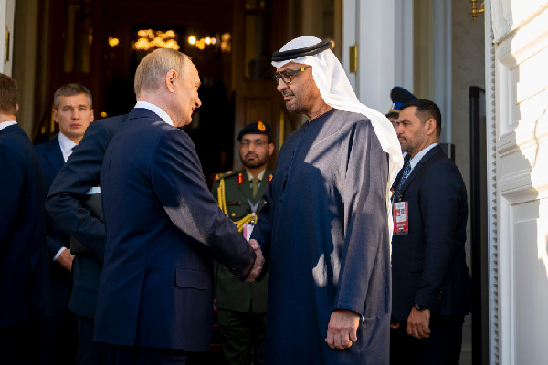 UAE and Russia Discuss Strategic Partnership