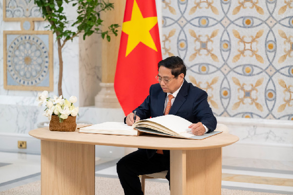 UAE and Vietnam Discuss Bilateral Cooperation