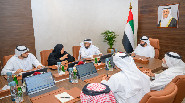 Al Sharqi Chairs University Board Meeting