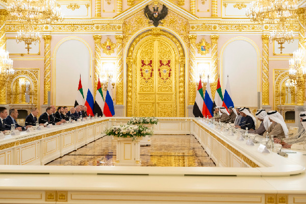 UAE and Russia Discuss Strategic Partnership