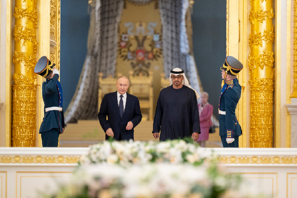 UAE and Russia Discuss Strategic Partnership
