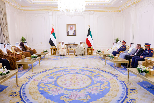 Hamdan bin Mohamed Meets Crown Prince of Kuwait