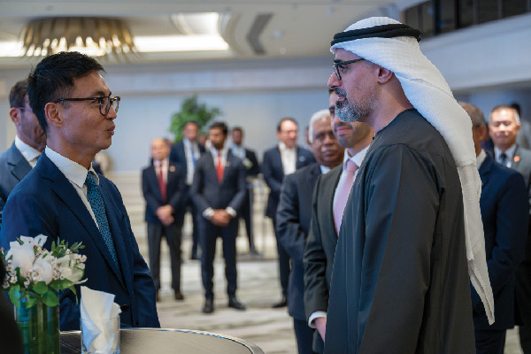 Crown Prince Attends UAE-Singapore Business Forum