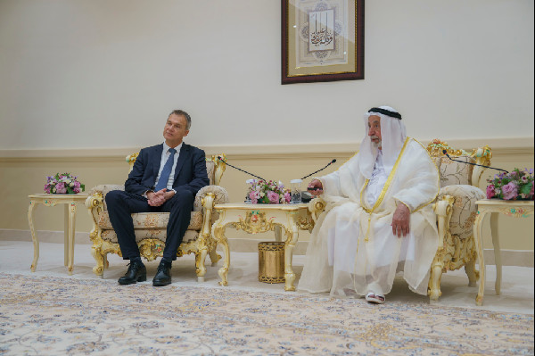 Sharjah Ruler Meets Archaeology Experts