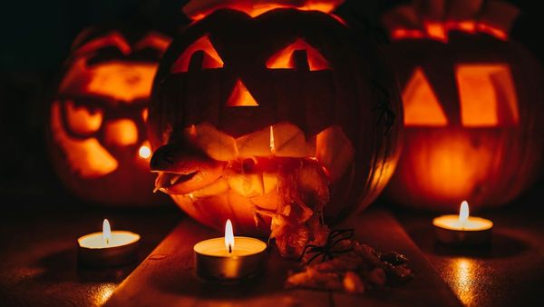 Inexpensive DIY Ways to Decorate for Halloween