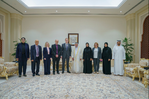 Sharjah Ruler Meets University Delegation