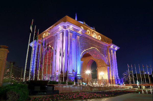 UAE Lights Up Landmarks for Pneumonia Day