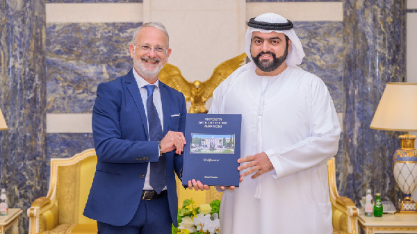 Al Sharqi Receives Medal from University of Bari