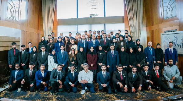 Sheikh Abdullah Meets Emirati Students in Australia