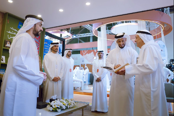 Al Hamed Visits Sharjah Book Fair 2024