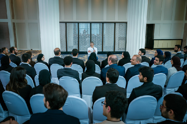 Sheikh Abdullah Meets Emirati Students in Australia