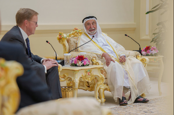 Sharjah Ruler Meets University of Liverpool Delegation